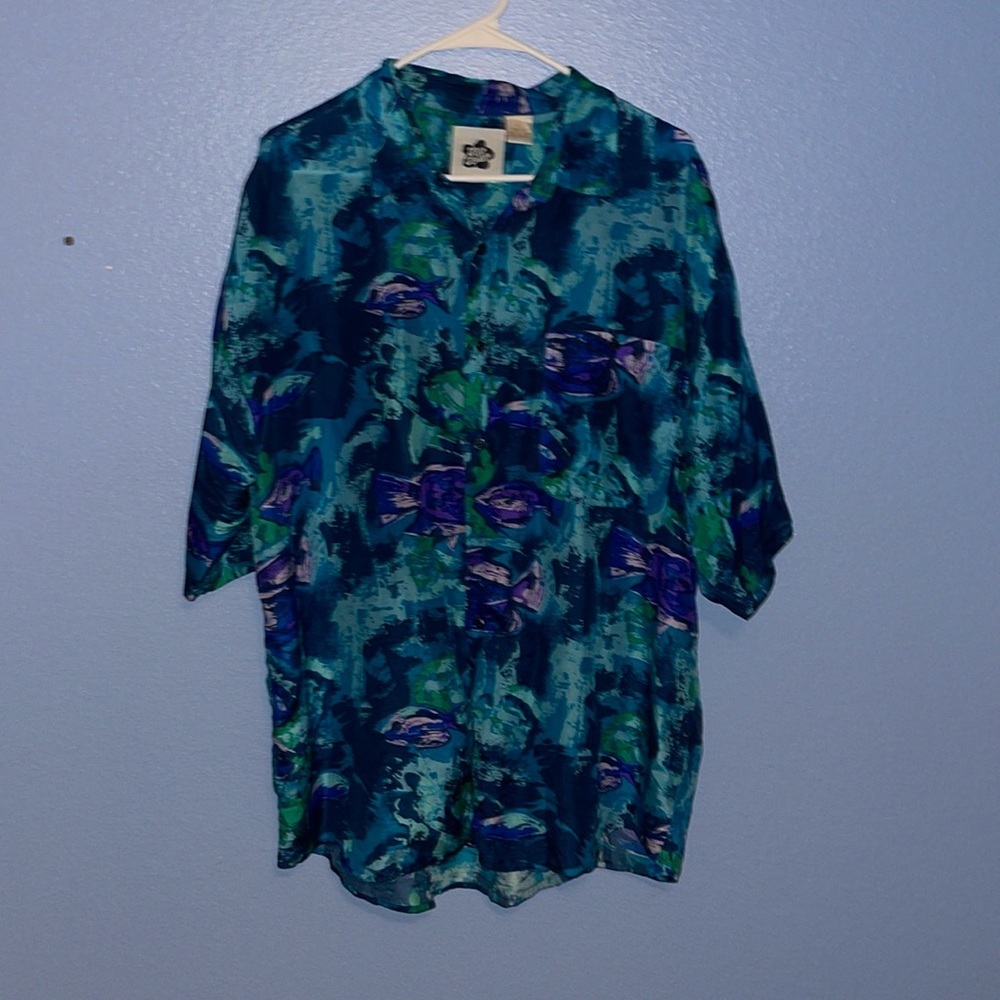 Hilo Hattie Blue and Green Casual Button Down Shirt